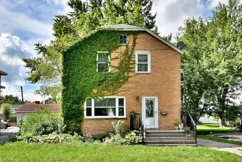 3807 W Millstream Dr, Mchenry, IL 60050