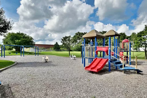 Exterior - 3807 W Millstream Dr, Mchenry, IL 60050 photo 3 of 4