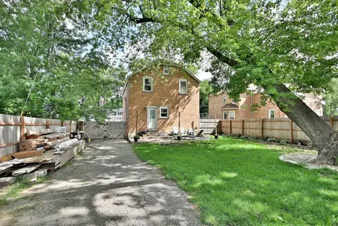 Exterior - 3807 W Millstream Dr, Mchenry, IL 60050 photo 2 of 4