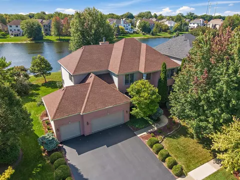 2021 Brindlewood Ln, Algonquin, IL 60102
