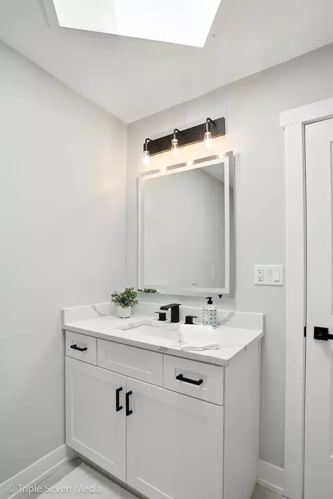 Bath - 18801 Ruth Dr, Mokena, IL 60448 photo 3 of 5