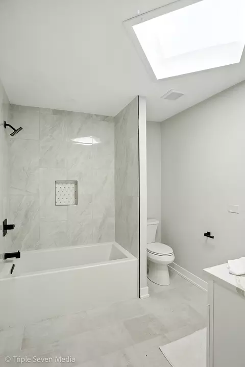 Bath - 18801 Ruth Dr, Mokena, IL 60448 photo 2 of 5