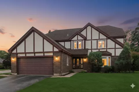 2611 E Radford Ct, Arlington Heights, IL 60004