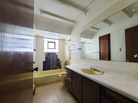 Bath - 15019 Oak St, Dolton, IL 60419 photo 1 of 2