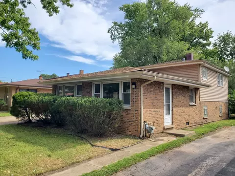 Exterior - 15019 Oak St, Dolton, IL 60419 photo 2 of 6