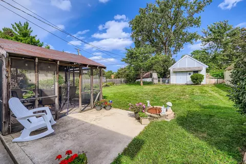 Exterior - 307 1st St, Wheeling, IL 60090 photo 5 of 7