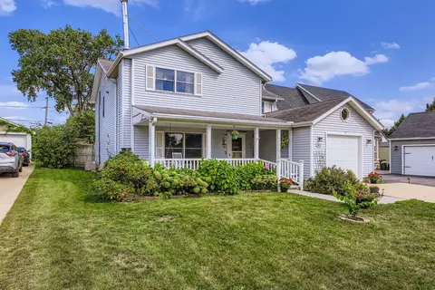 Exterior - 307 1st St, Wheeling, IL 60090 photo 2 of 7