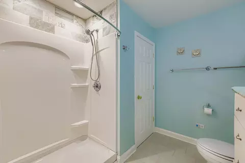 Bath - 307 1st St, Wheeling, IL 60090 photo 2 of 4