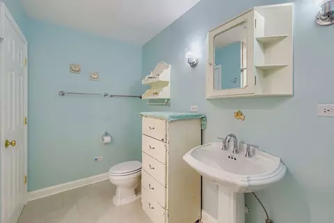 Bath - 307 1st St, Wheeling, IL 60090 photo 3 of 4
