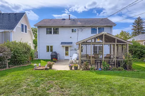 Exterior - 307 1st St, Wheeling, IL 60090 photo 6 of 7