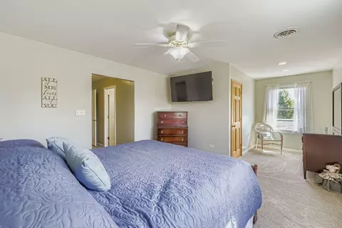 Bedroom - 307 1st St, Wheeling, IL 60090 photo 6 of 7