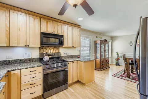 Kitchen - 307 1st St, Wheeling, IL 60090 photo 3 of 3
