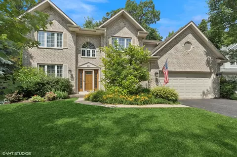 570 Patriot Ct, Gurnee, IL 60031