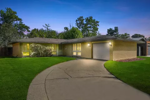 5556 Natalie Dr, Oak Forest, IL 60452