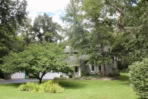 7638 Chantelle Ln, Roscoe, IL 61073