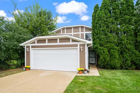 6 Wild Rose Ct, Streamwood, IL 60107