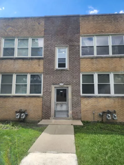 8030 N Kenton Ave #2A, Skokie, IL 60076