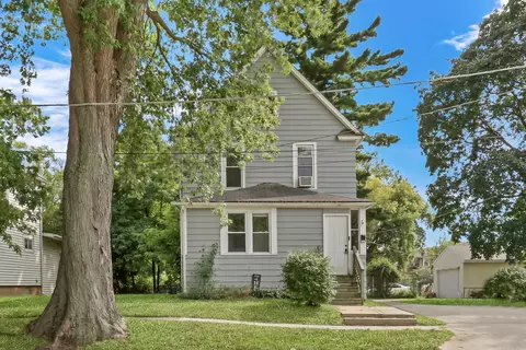 725 18th St, North Chicago, IL 60064