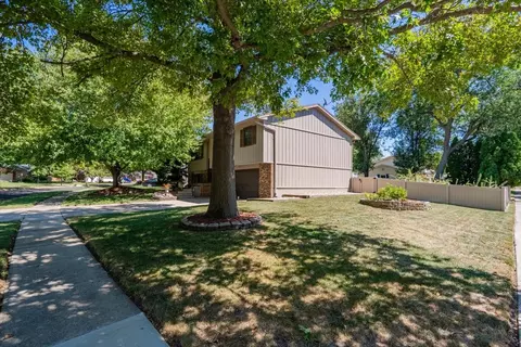 2901 Mockingbird Ln, Bloomington, IL 61704 photo 2