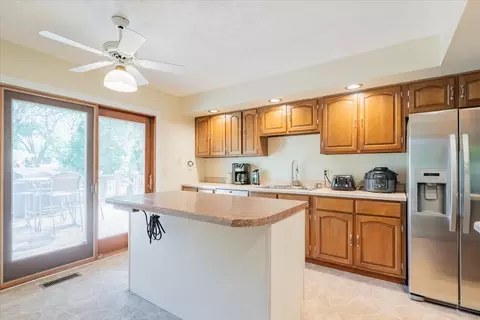 2901 Mockingbird Ln, Bloomington, IL 61704 photo 8