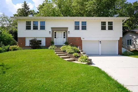 21 W745 Glen Valley Dr, Glen Ellyn, IL 60137