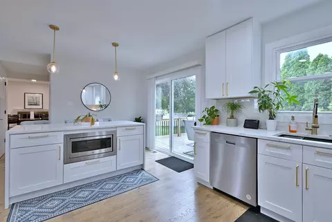 Kitchen - 6908 Lemhi Ct, Plainfield, IL 60586 photo 6 of 7
