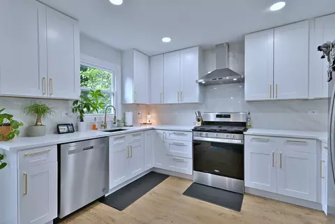 Kitchen - 6908 Lemhi Ct, Plainfield, IL 60586 photo 4 of 7