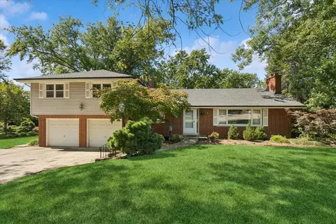 3918 Belle Aire Ln, Downers Grove, IL 60515