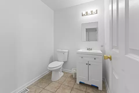 Bath - 16215 S Trumbull Ave, Markham, IL 60428 photo 1 of 3