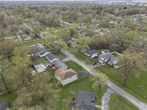 View/Area - 16215 S Trumbull Ave, Markham, IL 60428 photo 8 of 9