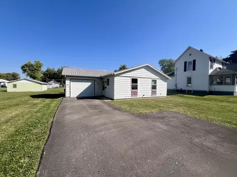 508 W Lincoln St, Hoopeston, IL 60942