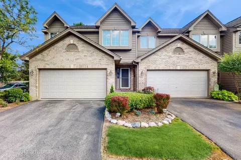 542 Silver Aspen Cir, Crystal Lake, IL 60014