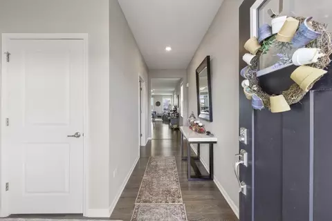 Entry Way - 1 Savannah Ct, Algonquin, IL 60102 photo 1 of 2