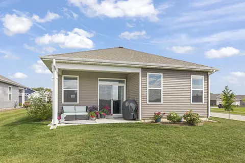 Exterior - 1 Savannah Ct, Algonquin, IL 60102 photo 4 of 5