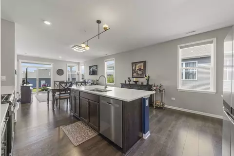 Kitchen - 1 Savannah Ct, Algonquin, IL 60102 photo 1 of 5