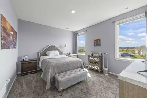 Bedroom - 1 Savannah Ct, Algonquin, IL 60102 photo 1 of 3