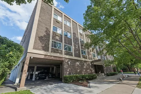 222 N Grove Ave #2A, Oak Park, IL 60302