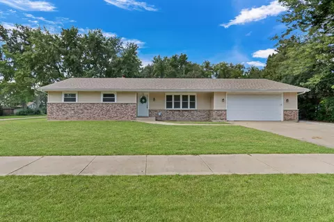 1856 Magnolia Ave, Gurnee, IL 60031