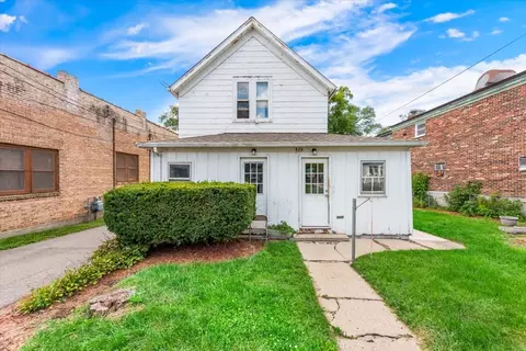 426 N Grove Ave, Elgin, IL 60120