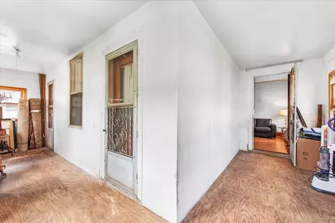 Entry Way - 426 N Grove Ave, Elgin, IL 60120 photo 2 of 7