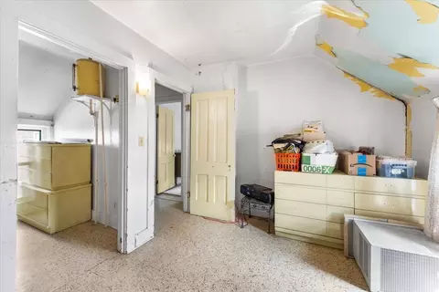 Entry Way - 426 N Grove Ave, Elgin, IL 60120 photo 4 of 7