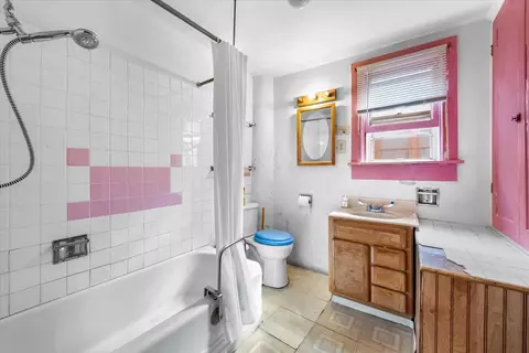 Bath - 426 N Grove Ave, Elgin, IL 60120 photo 1 of 2