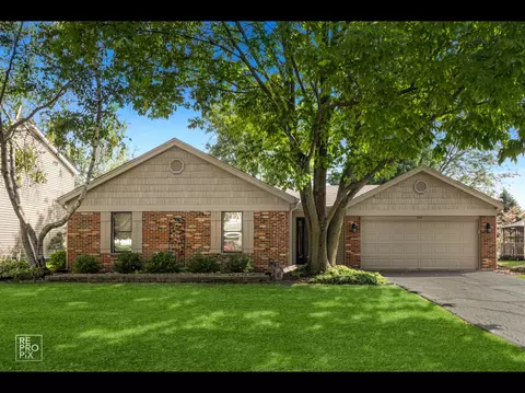 424 Massachusetts Ave, Naperville, IL 60565