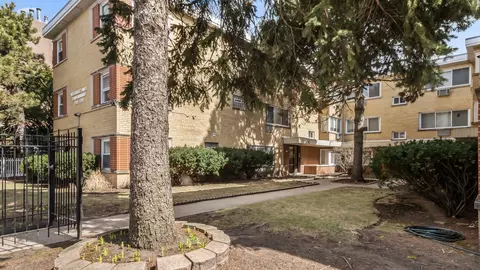 7319 N Oakley Ave #3A, Chicago, IL 60645