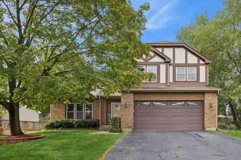 218 Timber Oaks Dr, North Aurora, IL 60542