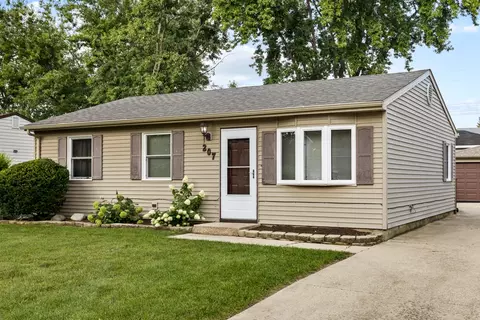 207 Hampdon Ct, Bolingbrook, IL 60440