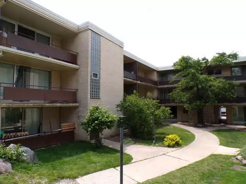 12548 Fairview Ave #2B, Blue Island, IL 60406