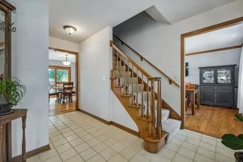 2483 Lakeside Dr, Aurora, IL 60504 photo 3