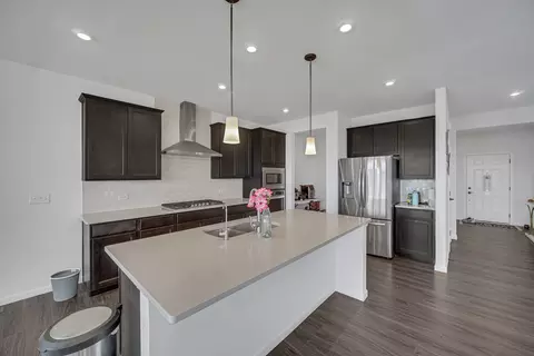 Kitchen - 2111 Schmitt Cir, Algonquin, IL 60102 photo 3 of 3
