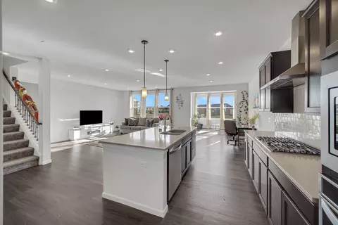 Kitchen - 2111 Schmitt Cir, Algonquin, IL 60102 photo 1 of 3